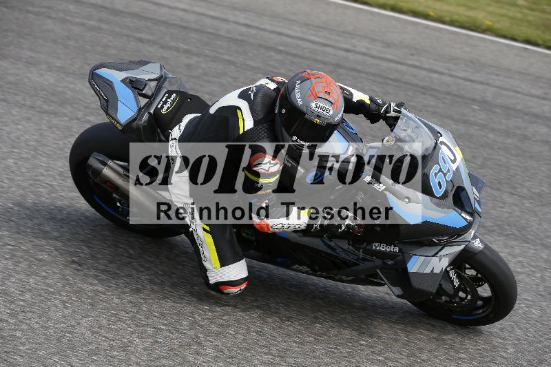 /24 08.06.2025 TZ Motorsport ADR/Gruppe gruen/690